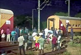 3-coaches-derailed-in-sethu-express-train