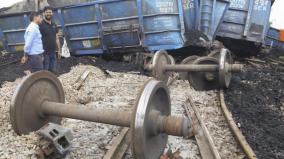 mathura-train-derailment-500-workers-at-site-to-clear-track