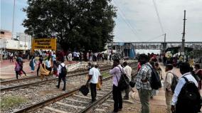 electric-train-service-affected-on-chennai-tiruvallur-track-due-to-derailment