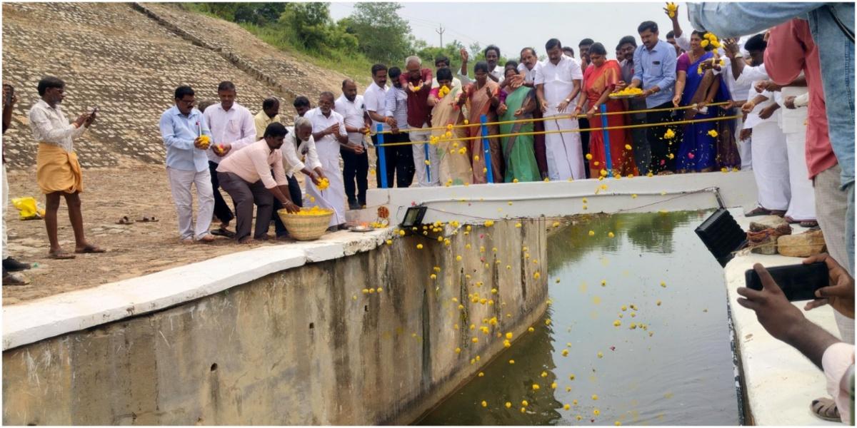 கண்டலேறு அணையில் இருந்து திறக்கப்பட்ட கிருஷ்ணா நதி நீர் தமிழக எல்லைக்குள்  வந்தது | Krishna water released from Kandaleru dam for drinking water of  Chennai reached the border of TN ...