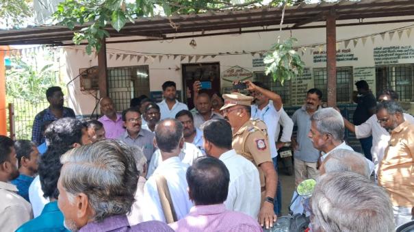 people lay siege to the Kelambakkam power board office near chennai