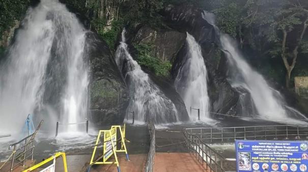 Heavy Rains on Tenkasi: Flooding at Courtallam Waterfalls