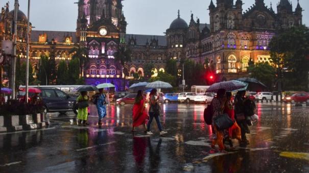 heavy rain in mumbai waterlogging reported