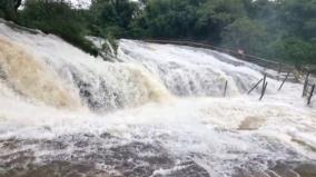 bathing-in-kumbakarai-waterfall-is-prohibited-due-to-flood