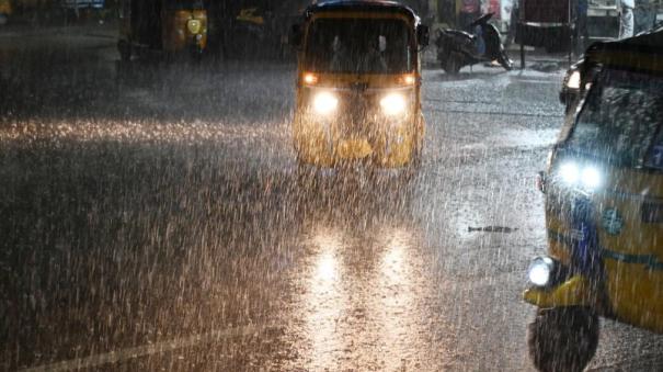 Heavy thunderstorm in Chennai