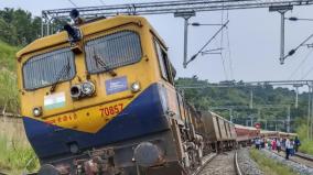 8-coaches-of-agartala-lokmanya-tilak-express-derail-in-assam-no-casualties-reported