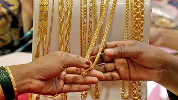 Gold rate is on new high; nears record hike of Rs.58,000 per sovereign