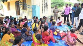 fishermen-s-families-stage-dharna-on-pamban-to-demand-release-of-35-country-boat-fishermen-who-are-on-sri-lankan-prison