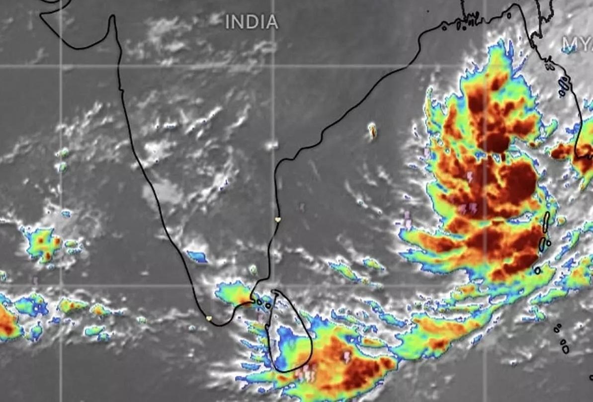 வங்கக்-கடலில்-உருவான-டானா-புயல்-நாளை-கரையை-கடக்கிறது:-ஒடிசாவில்-800-நிவாரண-முகாம்கள்-அமைப்பு