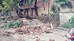 compound-wall-danger-condition-in-corporation-school-at-perambur