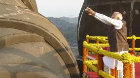 pm-pays-tribute-to-sardar-patel-in-gujarat-attends-unity-day-parade