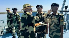 pm-modi-and-minister-rajnath-singh-celebrated-diwali-with-army-soldiers