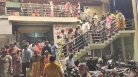 special-discount-at-erode-textile-shops-people-throng-streets