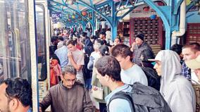 tourists-flock-in-large-numbers-to-travel-by-nilgiris-hill-train