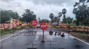 sudden-repair-of-uchipulli-railway-gate-caused-traffic-disruption-on-rameswaram-madurai-national-highway-for-7-30-hrs