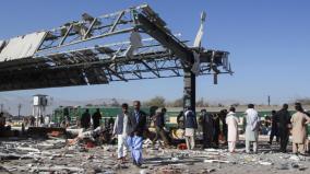 suicide-squad-attack-at-pakistan-s-quetta-railway-station-27-killed