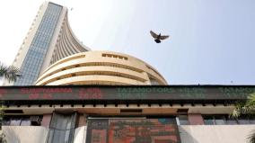 sensex-plunged-821-points