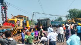 train-derailed-in-telangana-state