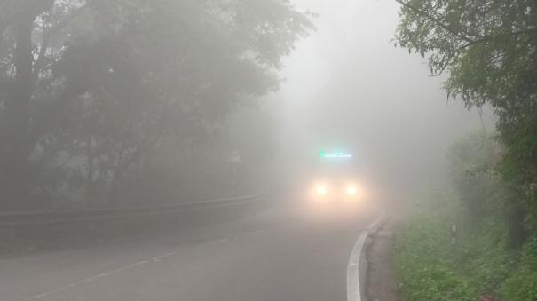 Fog on the Sabarimala route Warning to vehicle drivers