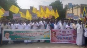 vishwakarma-sangha-members-protest-against-union-minister-nirmala-sitharaman-in-rajapalayam