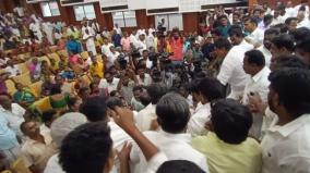 aiadmk-field-survey-meeting-on-madurai-clash-between-supporters-of-sellur-raju-and-dr-saravanan