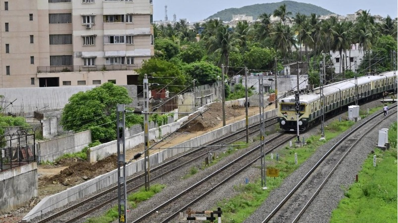 கிளாம்பாக்கம்-ரயில்-நிலைய-கட்டுமான-பணிகளை-2025-ஏப்ரலுக்குள்-முடிக்க-ரயில்வே-நிர்வாகம்-திட்டம்