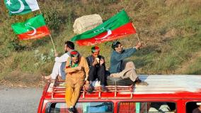 5-killed-in-pak-as-imran-khan-s-supporters-march-to-islamabad-clash-with-police