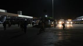 periyar-bus-station-plunged-into-darkness-due-to-lack-of-lights-passengers-fear-at-night