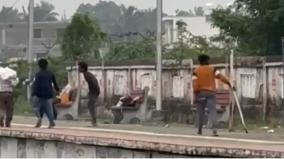 intoxicated-boy-assaults-passengers-at-hindu-college-railway-station