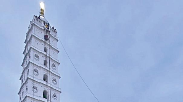 Ceremony of hoisting the masts on the minarets on the occasion of Nagore Kanduri festival