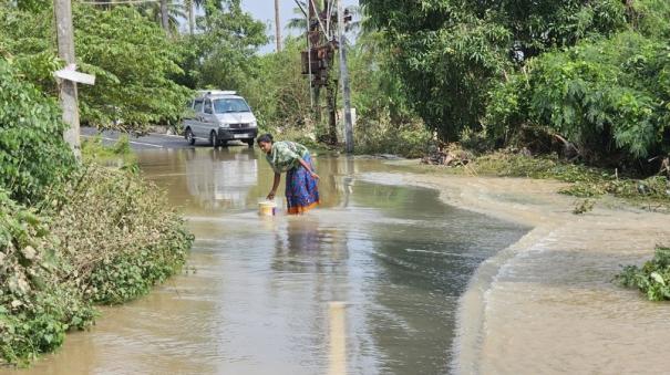 Flood Waters Enter Villages for 2nd Day on Puducherry: Traffic Blocked on Several Roads