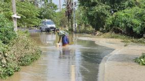 flood-waters-enter-villages-for-2nd-day-on-puducherry-traffic-blocked-on-several-roads