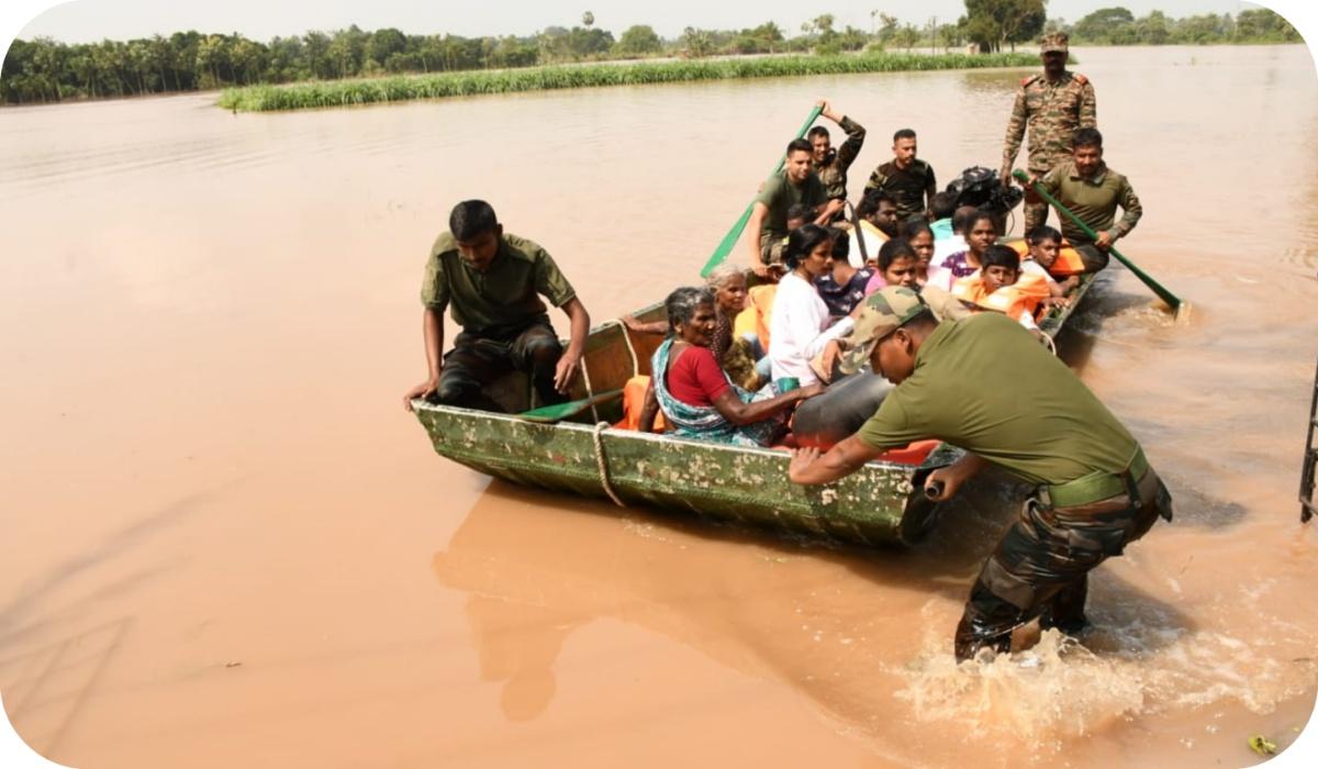 புதுச்சேரி மீட்புப் பணிகளுக்கு தயார் நிலையில் மேலும் நான்கு ராணுவ குழுக்கள் 