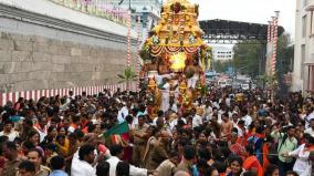 brahmotsavam-in-tiruchanur-padmavati-thayar-procession-in-golden-chariot