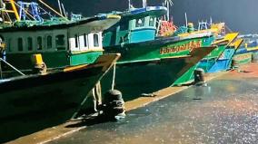 nagapattinam-fishermens-returning-to-the-shore-due-to-heavy-rains