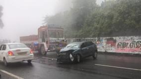 heavy-fog-in-conoor-3-vehicle-ram-with-each-other