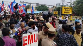 vkc-members-protest-train-strike-condemning-amit-shahs-speech