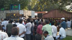 relatives-protest-against-receiving-the-bodies-of-mettur-thermal-power-plant-issue