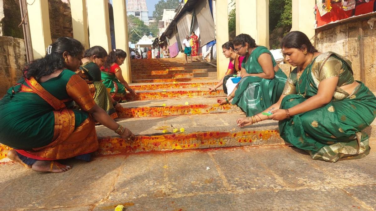 திருத்தணி-முருகன்-கோயிலில்-தொடங்கியது-திருப்புகழ்-திருப்படித்-திருவிழா!