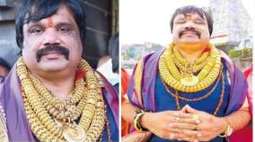 devotee-arrives-at-tirumala-wearing-5-kg-of-gold-jewelry