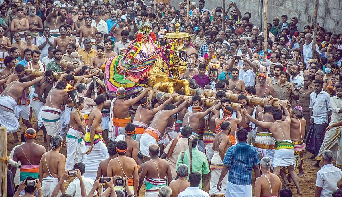 ஸ்ரீரங்கம்-ரங்கநாதர்-கோயிலில்-நம்பெருமாள்-வேடுபறி-வைபவம்-கோலாகலம்