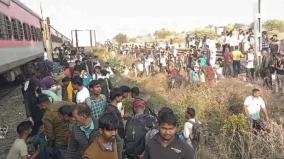 train-runs-over-passengers-in-maharashtra-jalgaon-11-killed