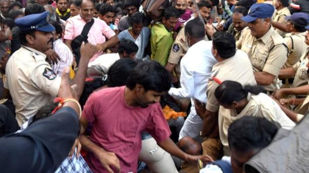 Andhra Pradesh orders judicial inquiry into Tirupati stampede