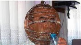 a-man-locked-his-head-in-cage-to-quit-smoking