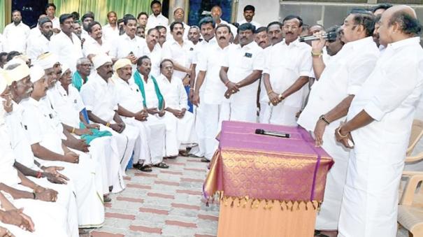 Melur People thank Palaniswami for supporting the tungsten protest