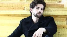 kaththi-villain-actor-neil-nitin-mukesh-stopped-at-new-york-airport