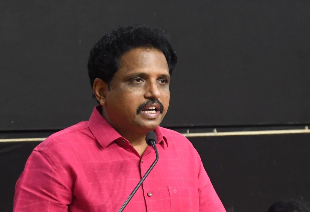 “திருப்பரங்குன்றம்-பிரச்சினை-பெரிதாக-மாவட்ட-நிர்வாக-அணுகுமுறையே-காரணம்”---சு.வெங்கடேசன்-எம்.பி