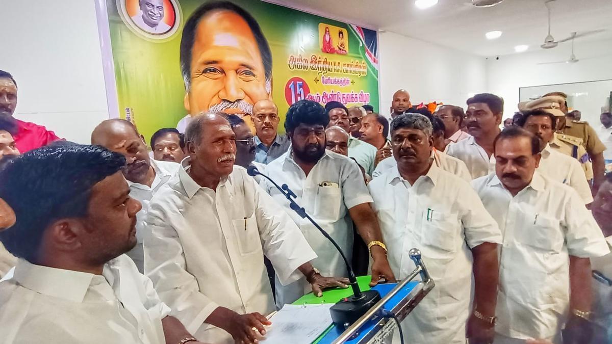 2026-சட்டப்பேரவைத்-தேர்தலில்-தமிழகத்தில்-என்.ஆர்.காங்கிரஸ்-போட்டி:-புதுச்சேரி-முதல்வர்-ரங்கசாமி-அறிவிப்பு