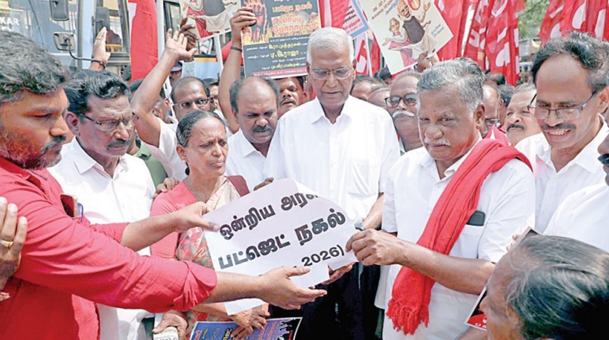 ஏழை,-எளிய-மக்களுக்கு-விரோதமான-பட்ஜெட்:-நகல்-எரிப்பு-போராட்டத்தில்-டி.ராஜா-குற்றச்சாட்டு