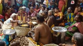 srivilliputhur-old-lady-performs-cooking-appam-inserting-her-bare-hands-into-boiling-oil